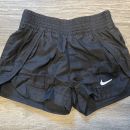 Nike kratke hlače vel.M (137-146 cm) -12 €