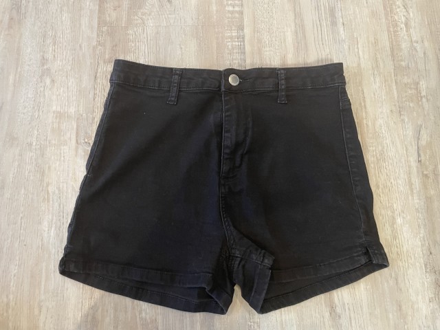 Tally Wejil kratke hlače vel.40-6 €