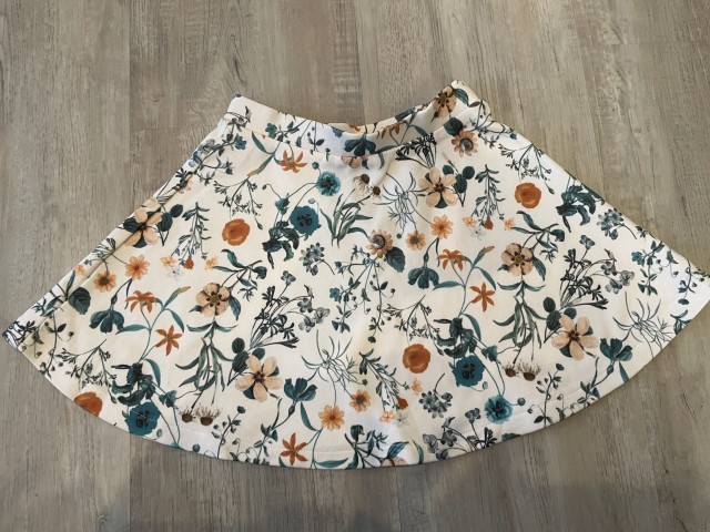 Zara krilo vel.128-6 €