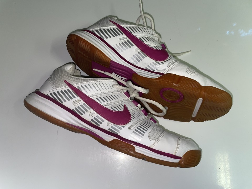 Nike superge dvoranske št.40-25 € - foto povečava