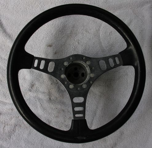 Wheels, steering wheel, spoiler - foto