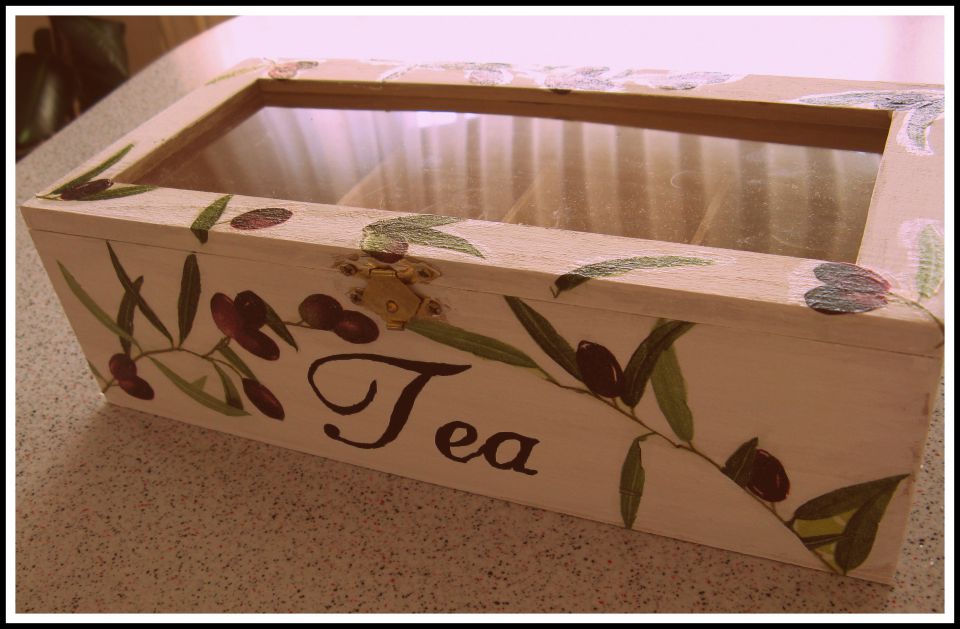 Lesena škatla za čaj 2012