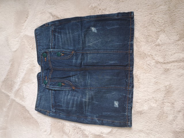 Phard jeans krilo št. M L 12,00 €