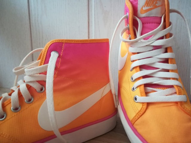 Nike 36,5 (25€) - foto