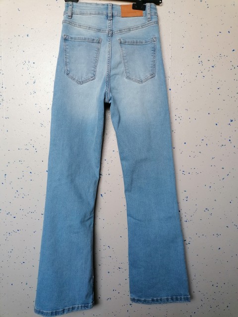 2x dekliške jeans na trapez 32-xxs 10€ - foto