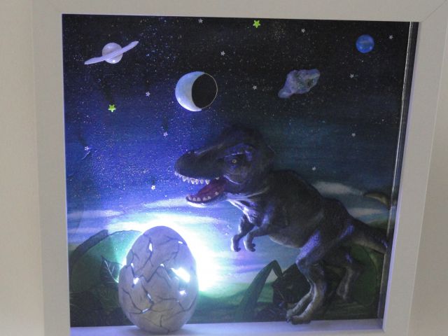 Nočna lučka Dinozaver - foto