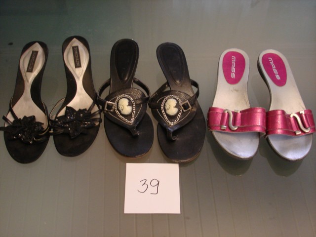 Sandali 39, desne Mass 4€, črne par po 2€