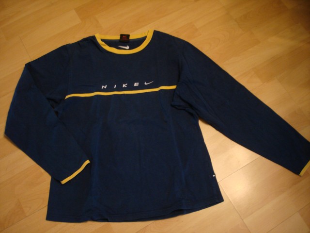 Nike majica L...2€