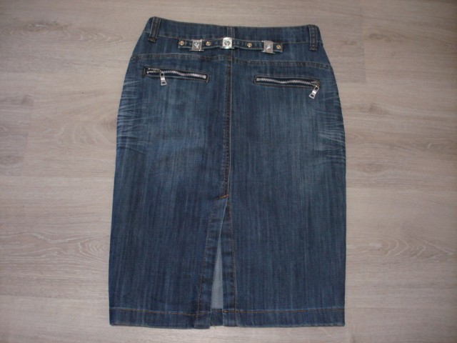 jeans krilo M, rahlo stretch...5€