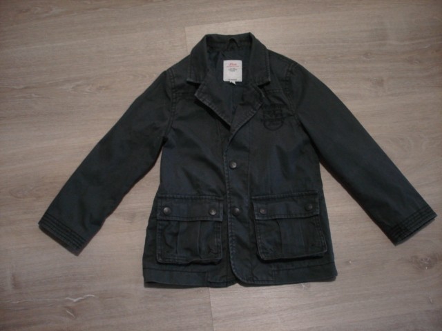 S.oliver jakna....104-110...5€