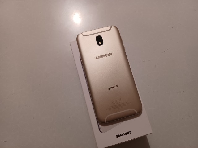 Samsung galaxy J5 - foto