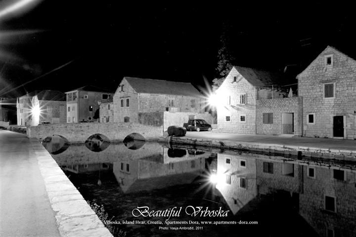 Nočne fotografije - Vrboska, otok Hvar - foto povečava
