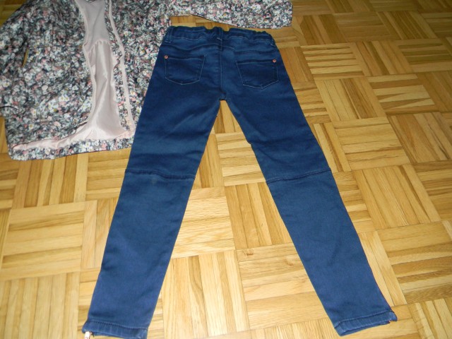 *skinny kavbojke št.122 - 3,5 eur