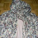 *prehodni plašček h&m št.122 - 8 eur (snemljiva kapuca)