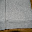 *kapucar h&m št. 122/128 ( nežno sive brave z belimi pikicami)