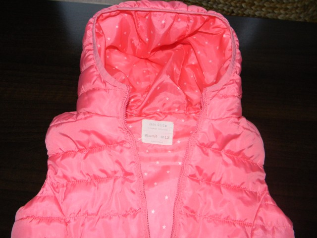 *brezrokavnik zara št.116 - 7 eur