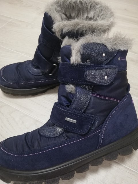 SNEŽKE SUPERFIT ŠT.35