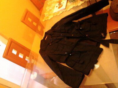 črna pomladanska tanka jakna št. M - 10 €