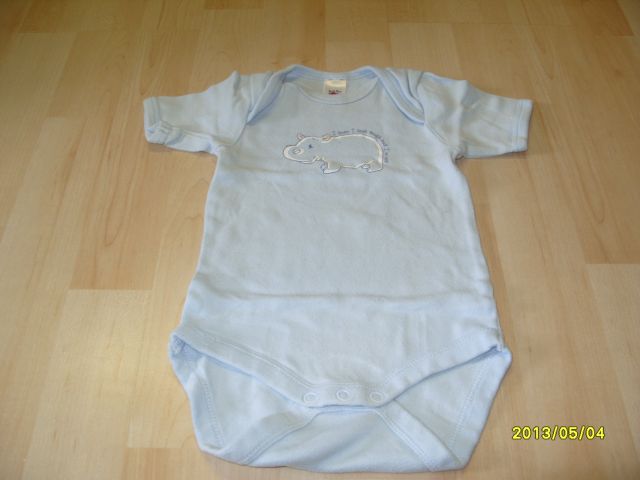 Body s kratkimi rokavi št.80 2eur
