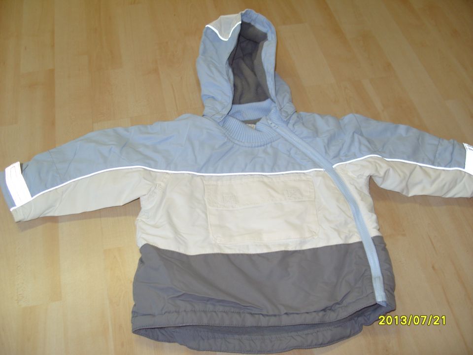 bunda št.86 15eur (ptt vštet v ceno)