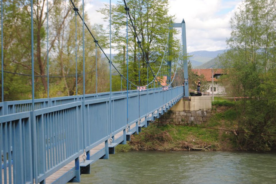 Antenin tek čez viseči most 2013 - foto povečava