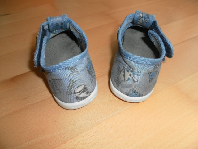 Otroški čevlji - foto