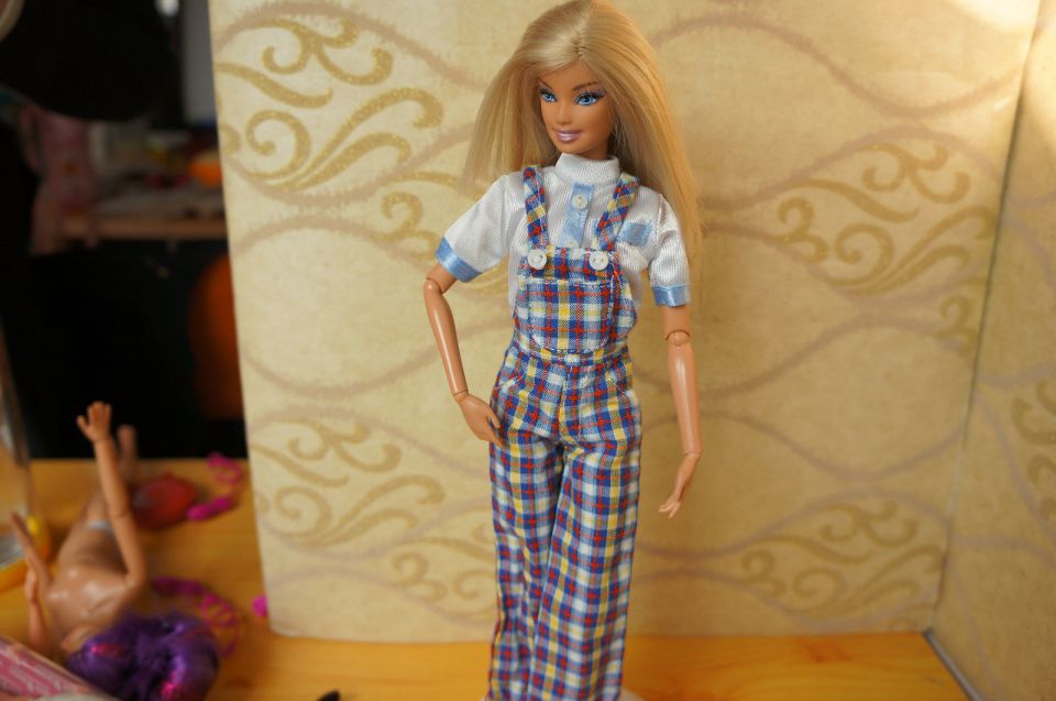 Barbie obleke - foto povečava