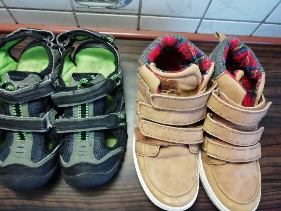 Komplet sandali 33+čevlji Next 34 - foto povečava