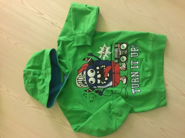 Zelen pulover s kapuco, Kiki Koko, vel. 116, cena: 7 EUR