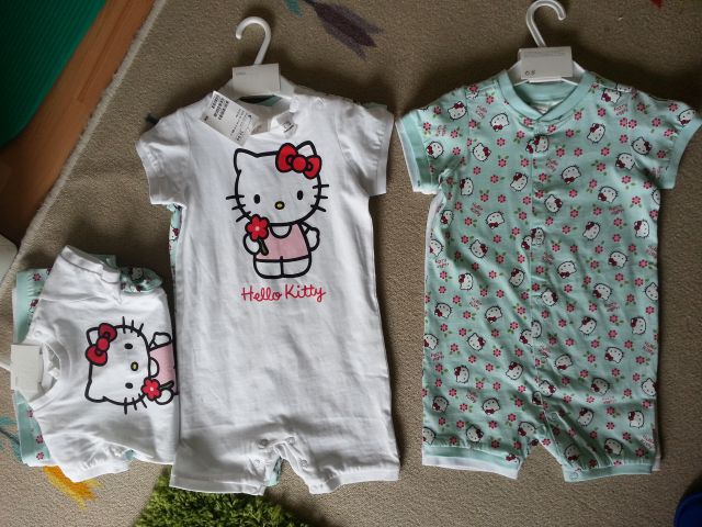 H&M PIŽAMICI/BODI HELLO KITTY 68, 80 IN 86 - NOVE