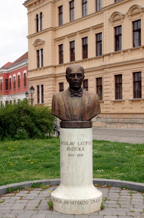 18. 4. Sprehod po mestu Osijek. - foto