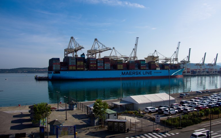 Maersk Hamburg  .......