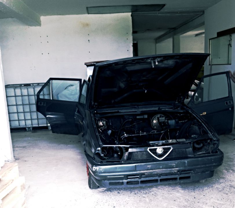 Alfa Romeo 75 - foto povečava