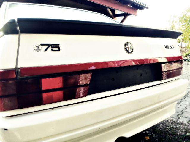 Alfa romeo 75 /2 - foto