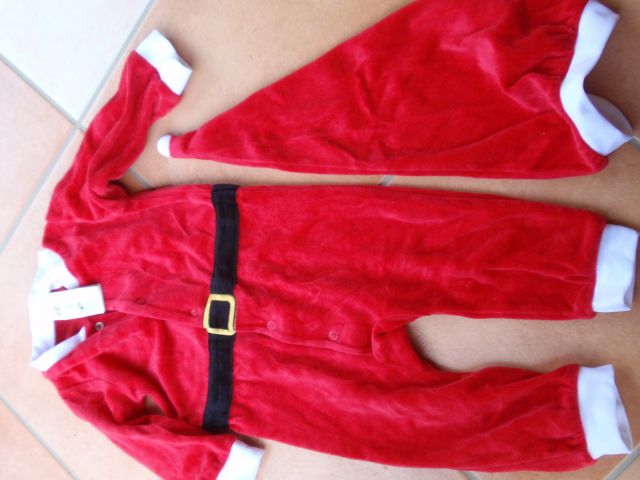 Oblačilo Božiček št. 74, H & M, cena: 8 EUR s poštnino