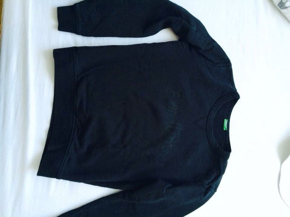 Crn pulover Benetton
