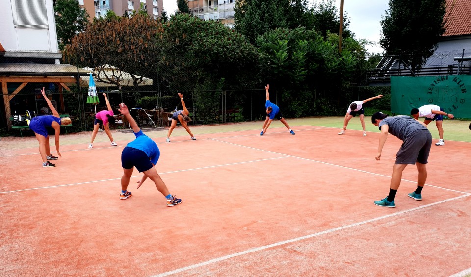 Tenis odrasli - foto povečava
