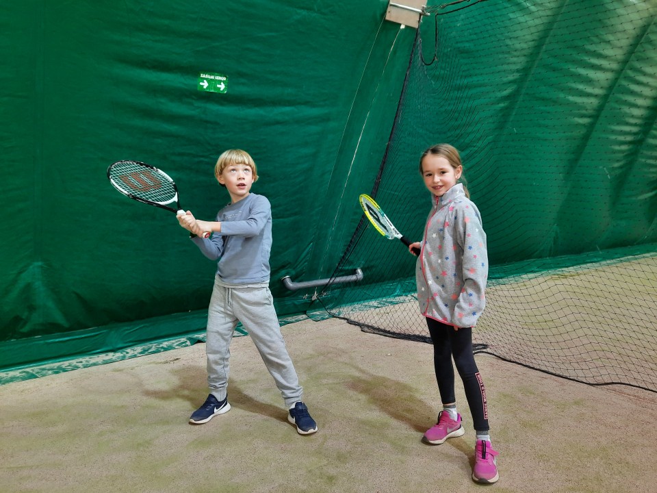 Božičkove igre tenisa za otroke - foto povečava