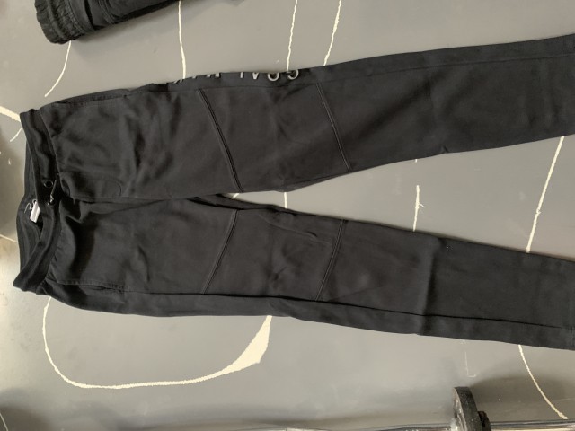 Zara trenerke 13-14, 25 € z ptt - foto