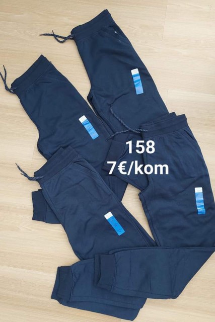 Nove trenerke velikost 158 - foto