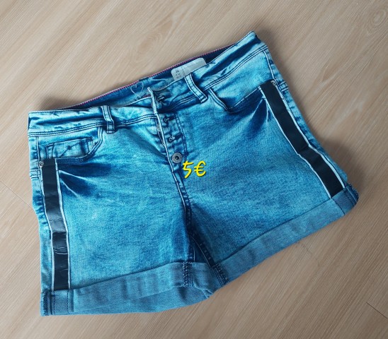 Kratke hlače S - foto