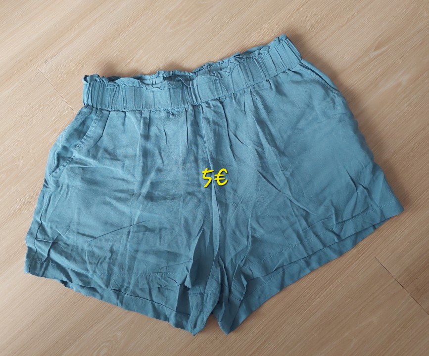 Kratke hlače S - foto povečava