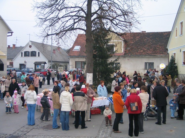 Miklavžev sejem 2004 - Nova Cerkev - foto povečava
