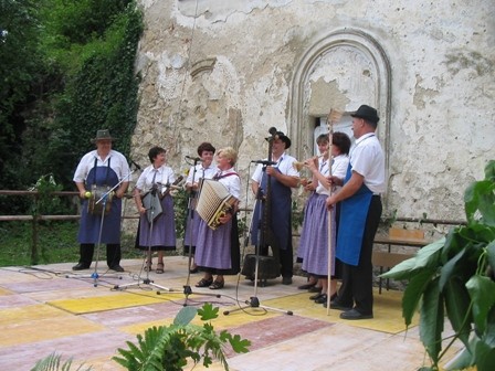 Grajska nedelja 2003 - grad Lemberg - foto