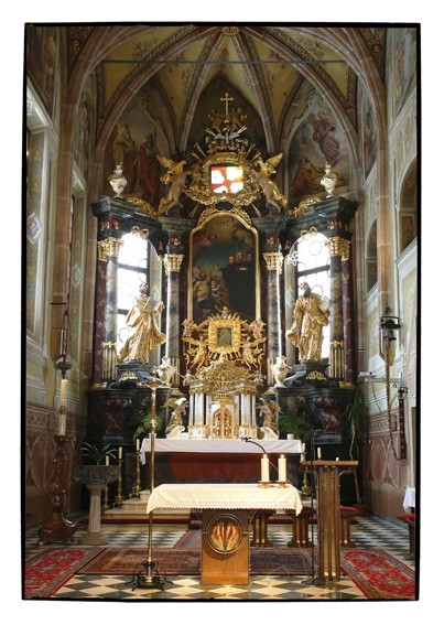 Fotografije prenovljene notranjosti Cerkve Sv - foto