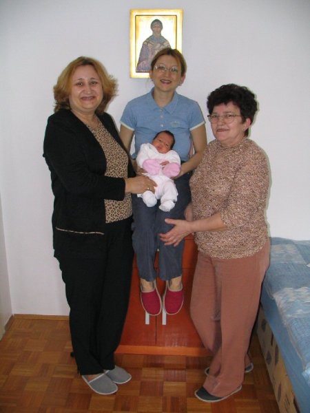 11.3.2006-baka Blagica, mama Aneta, stara mama Zvonka in mala BRINA. = March 11th, 2006 - 