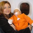 3. nov. 2006 Brina na letalu za London; Brina on the plane to London