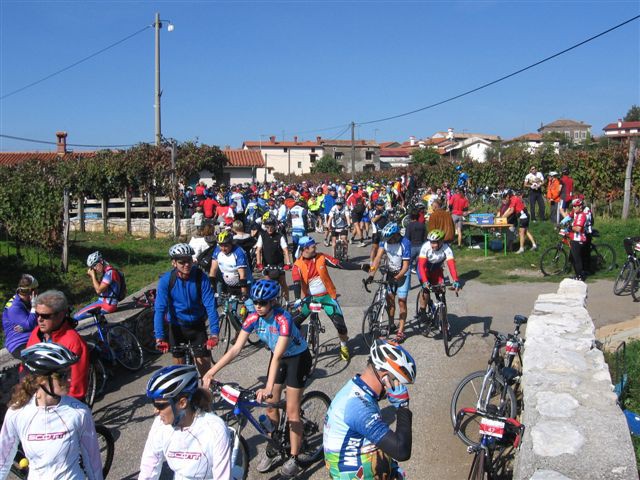 S kolesom po Krasu (13.10.2007) - foto povečava