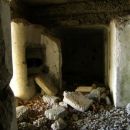 notranjost bunkerja - prostor ob vhodu...