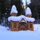 Ruska kapelica ob cesti na Vršič nad Mihovim domom spominja na prek 600 ruskih vojnih ujet